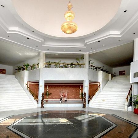 Hotel Raj Hans, Faridabad Exterior photo