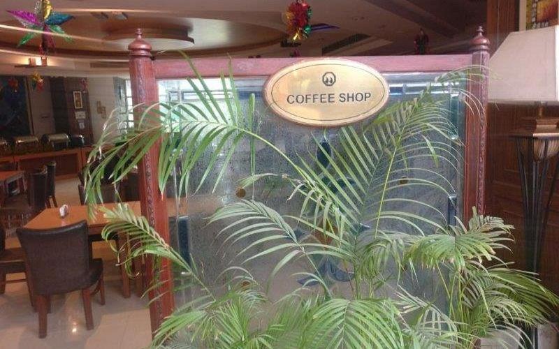 Hotel Raj Hans, Faridabad Exterior photo