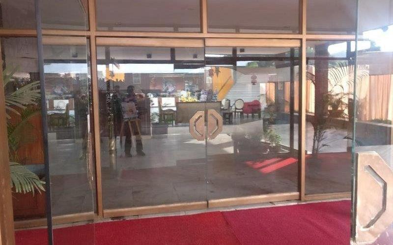 Hotel Raj Hans, Faridabad Exterior photo